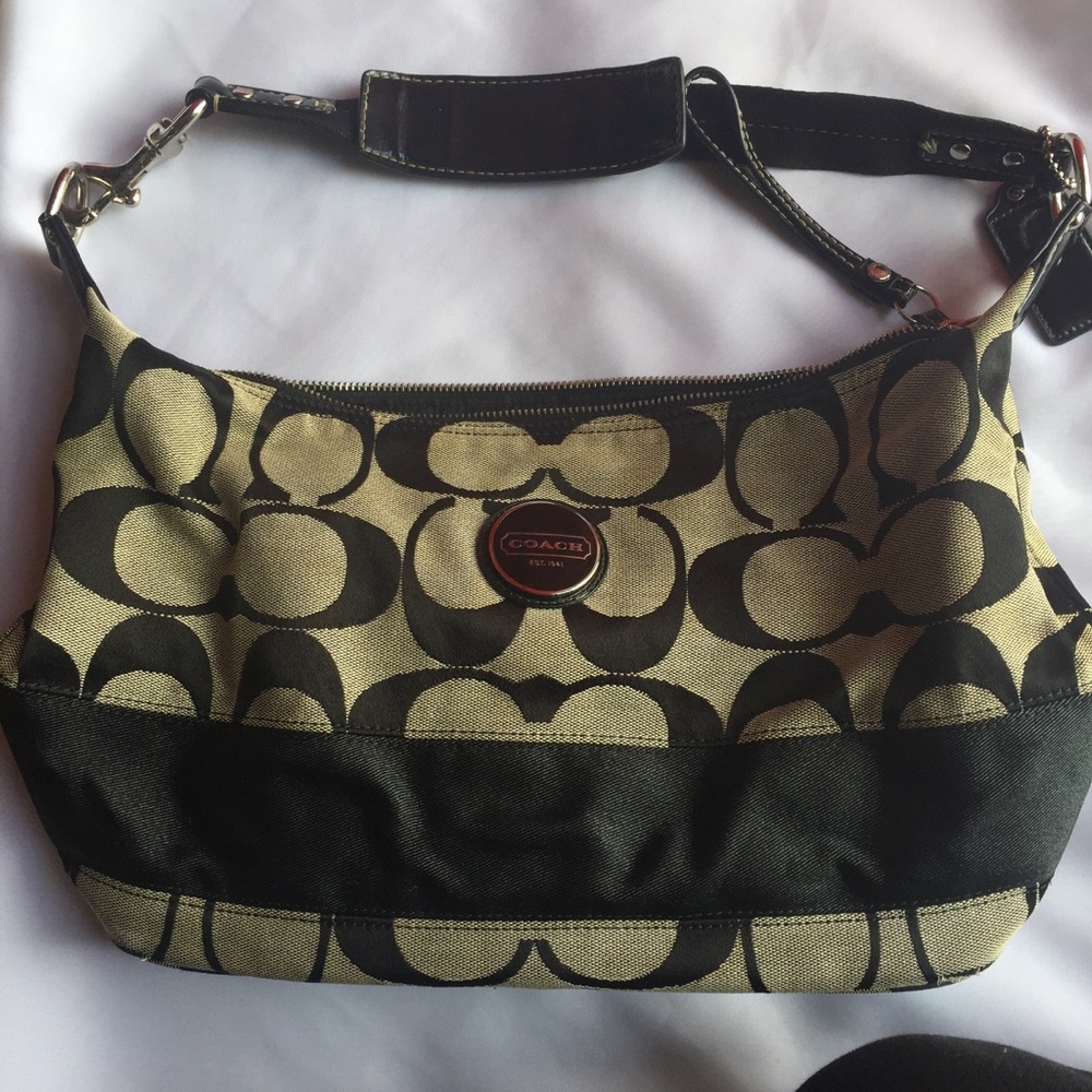 Aunthentic Coach handbag.SOLD out!